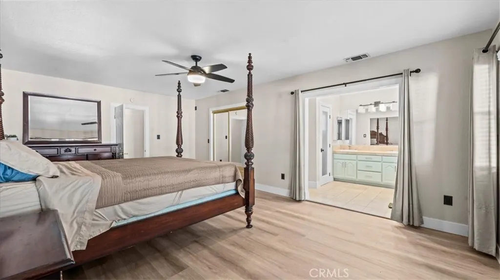 943 N Orange