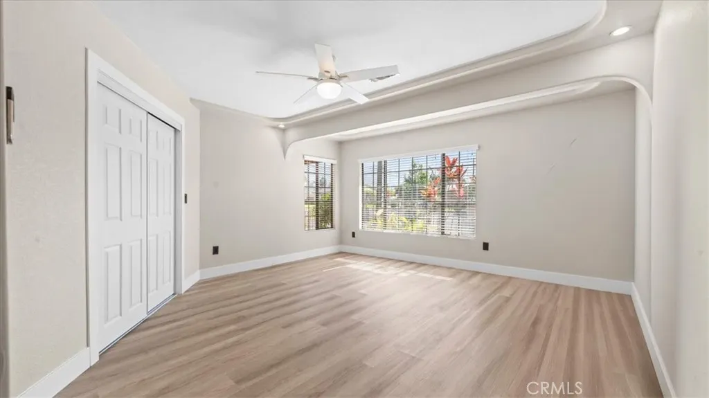 943 N Orange