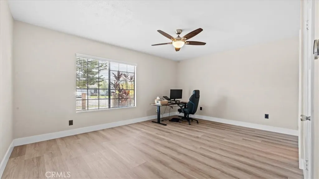 943 N Orange
