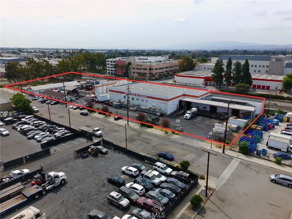 404 480 E Commercial Street