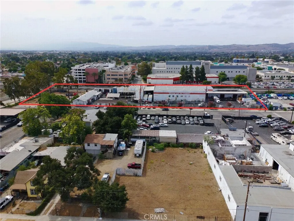404 480 E Commercial Street