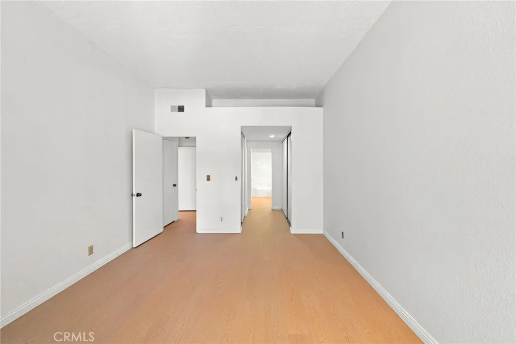 4900 N Grand Avenue #127