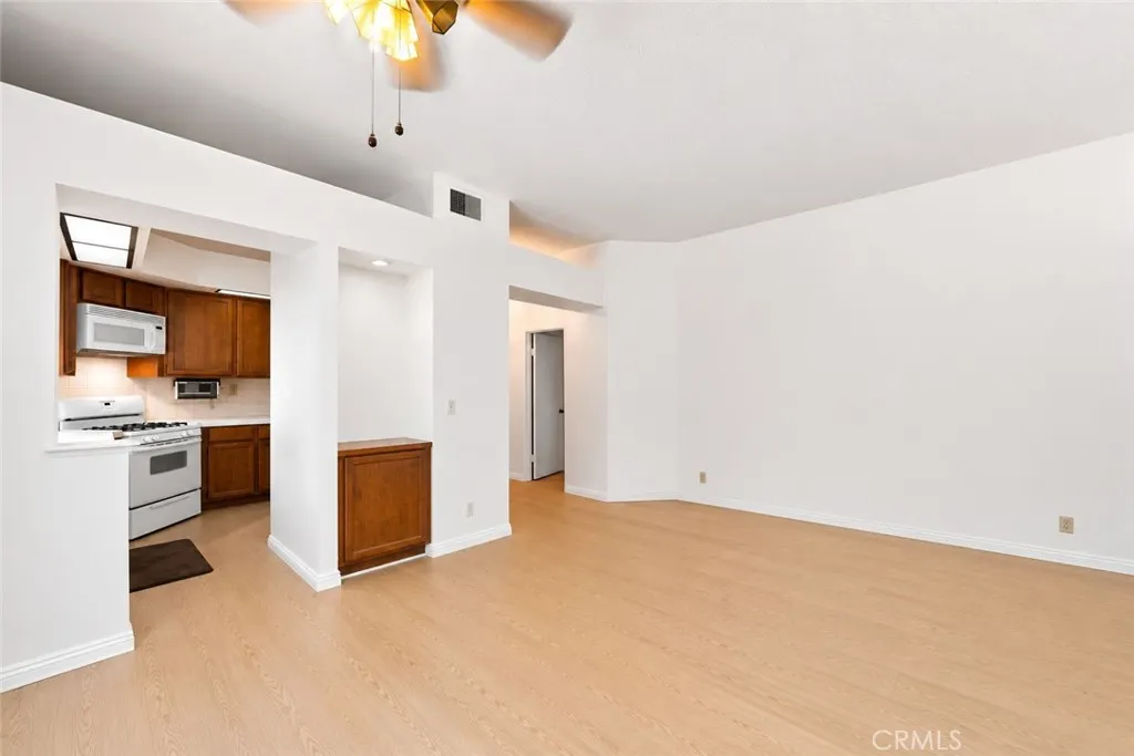 4900 N Grand Avenue #127
