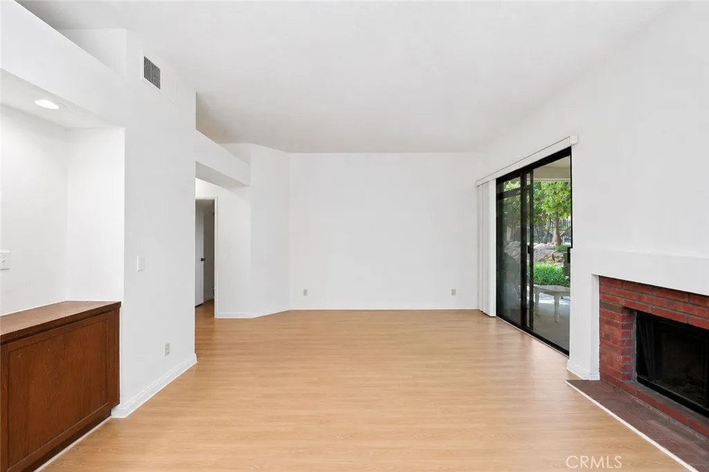 4900 N Grand Avenue #127