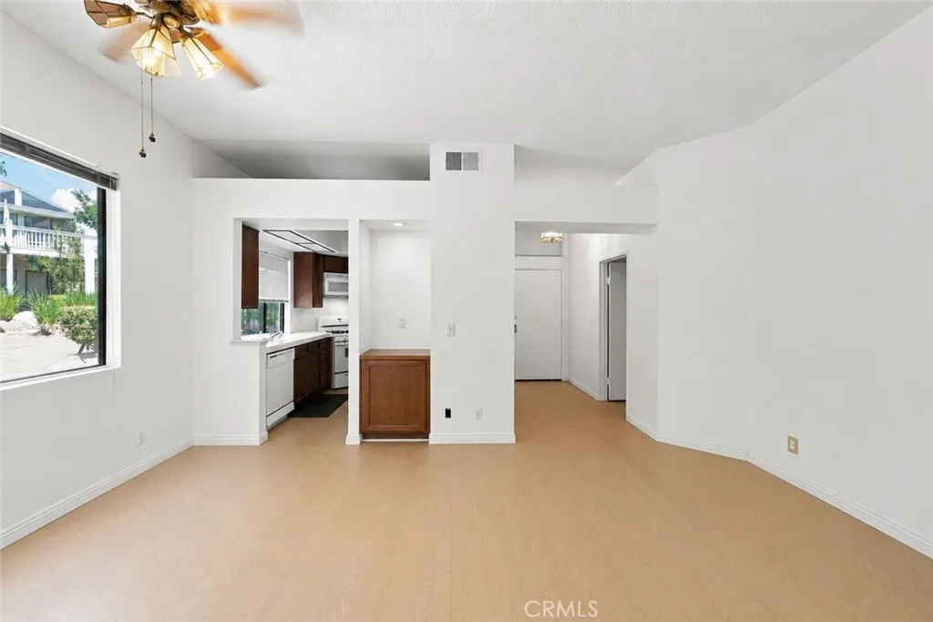 4900 N Grand Avenue #127