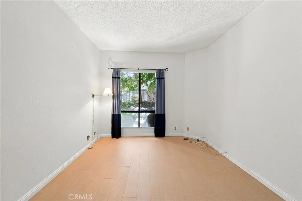 4900 N Grand Avenue #127