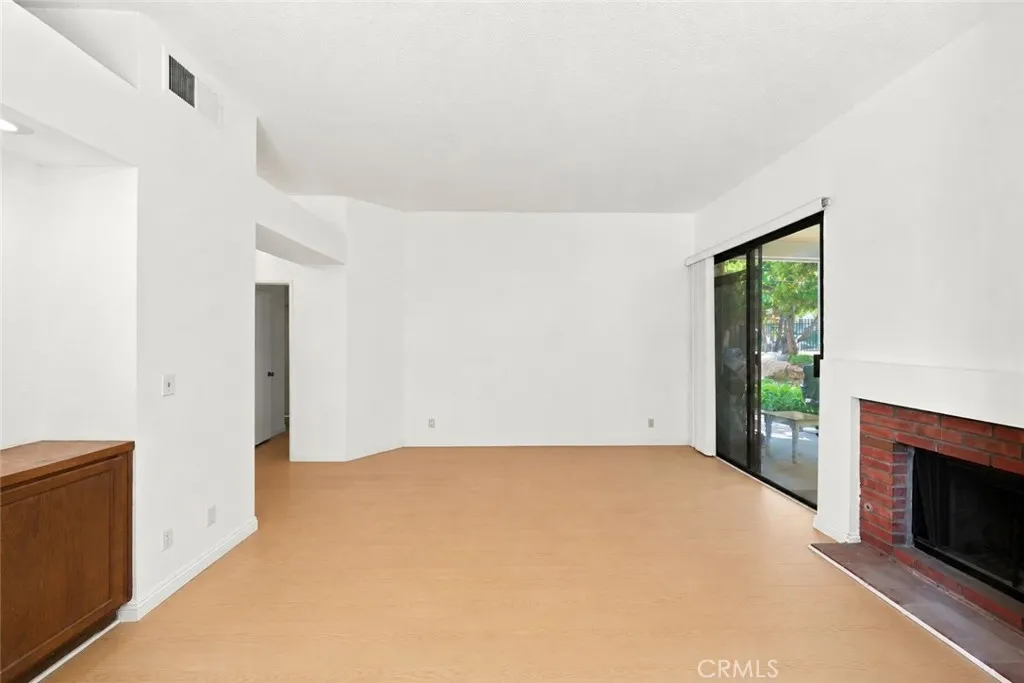 4900 N Grand Avenue #127