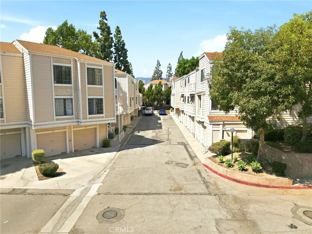 4900 N Grand Avenue #127