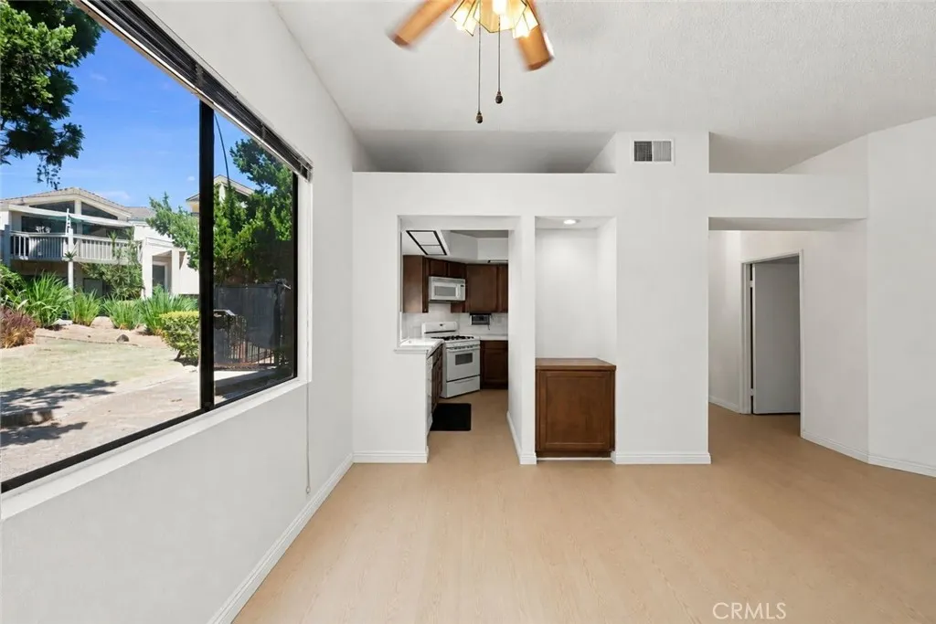 4900 N Grand Avenue #127