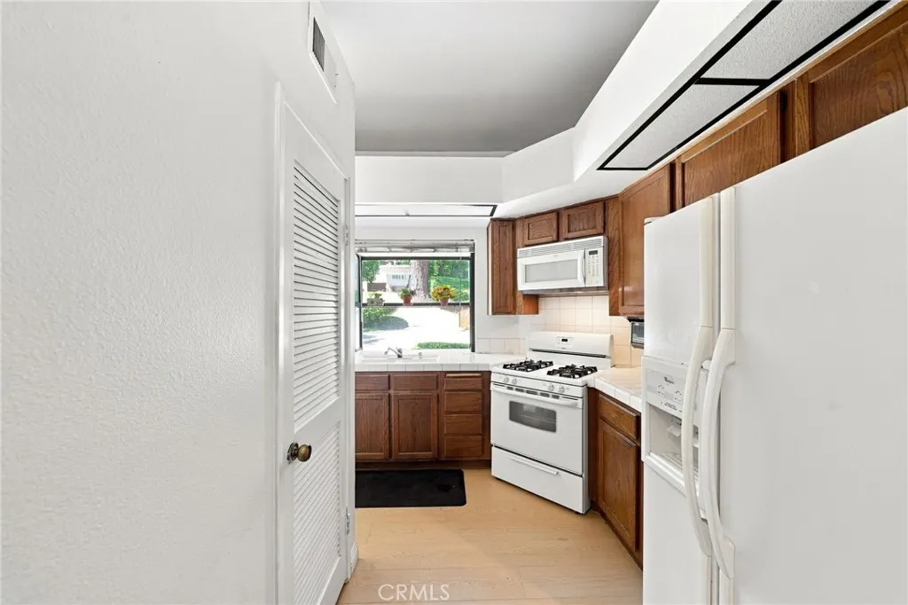 4900 N Grand Avenue #127