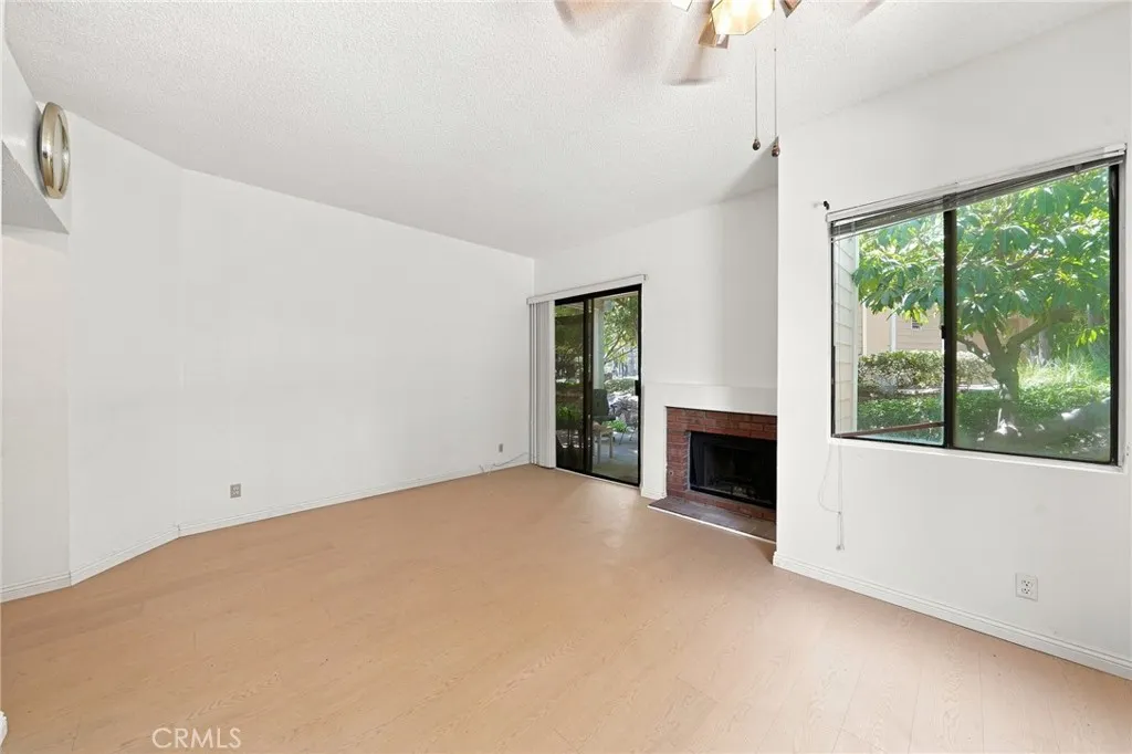 4900 N Grand Avenue #127