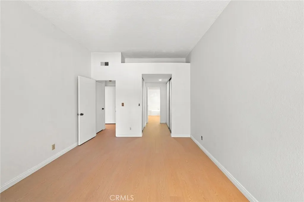 4900 N Grand Avenue #127