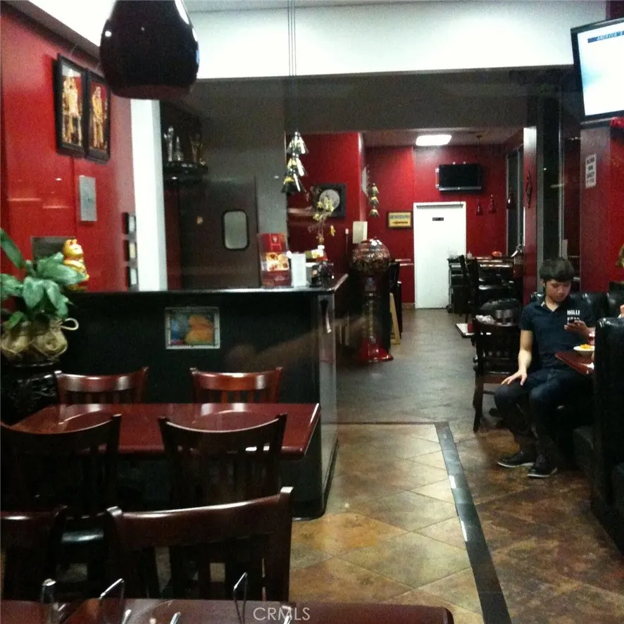1832 E Route 66 #D