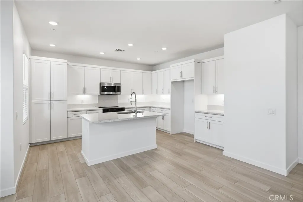 11401 Primrose Lane