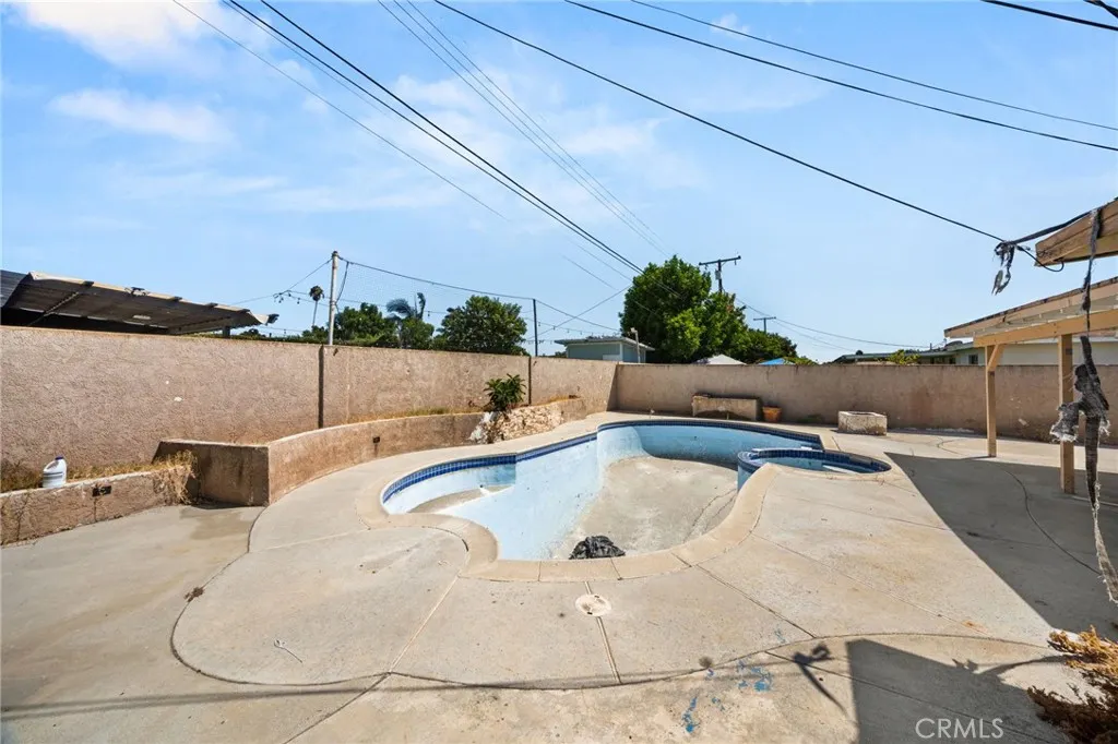 440 N Durrell Avenue