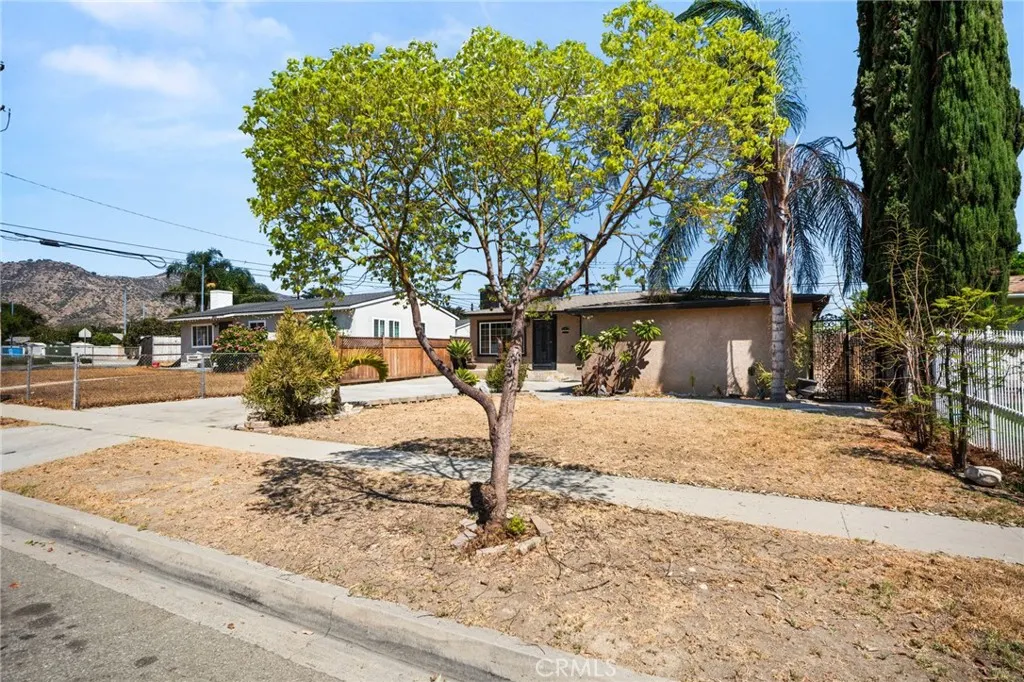 440 N Durrell Avenue