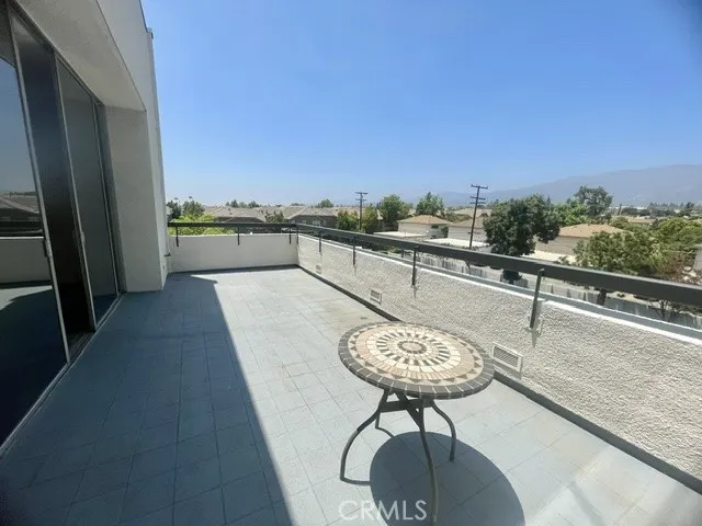 1425 W Foothill #310