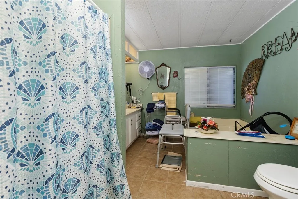 1456 E Philadelphia St Spc 286