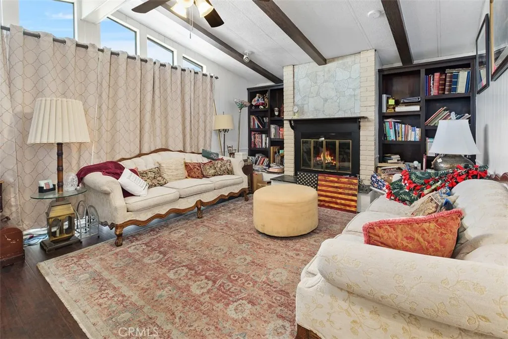 1456 E Philadelphia St Spc 286