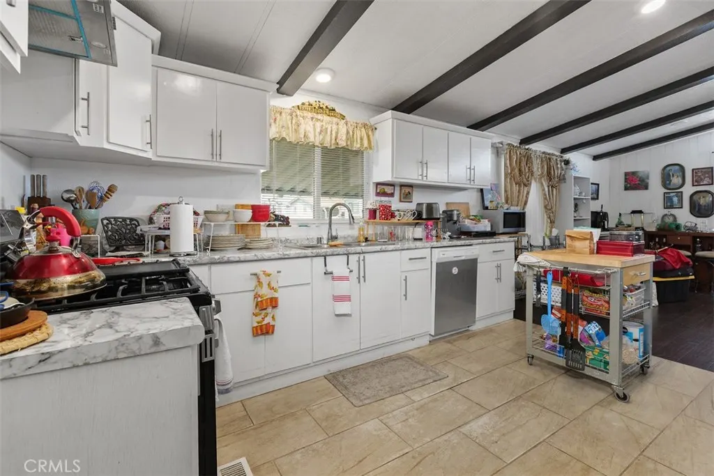1456 E Philadelphia St Spc 286