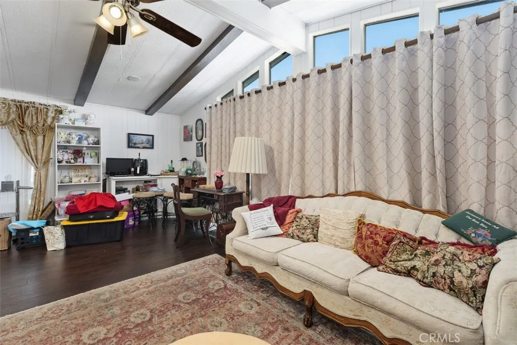 1456 E Philadelphia St Spc 286