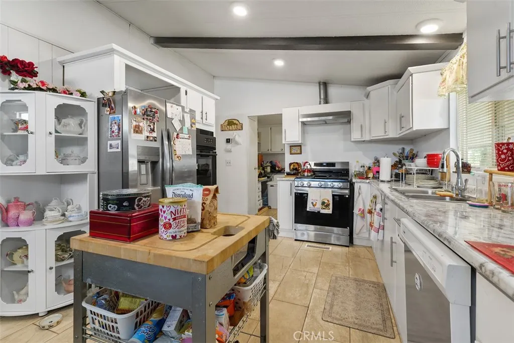 1456 E Philadelphia St Spc 286