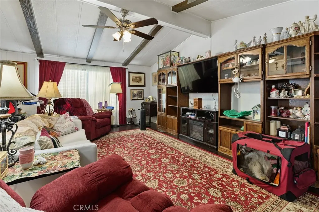 1456 E Philadelphia St Spc 286