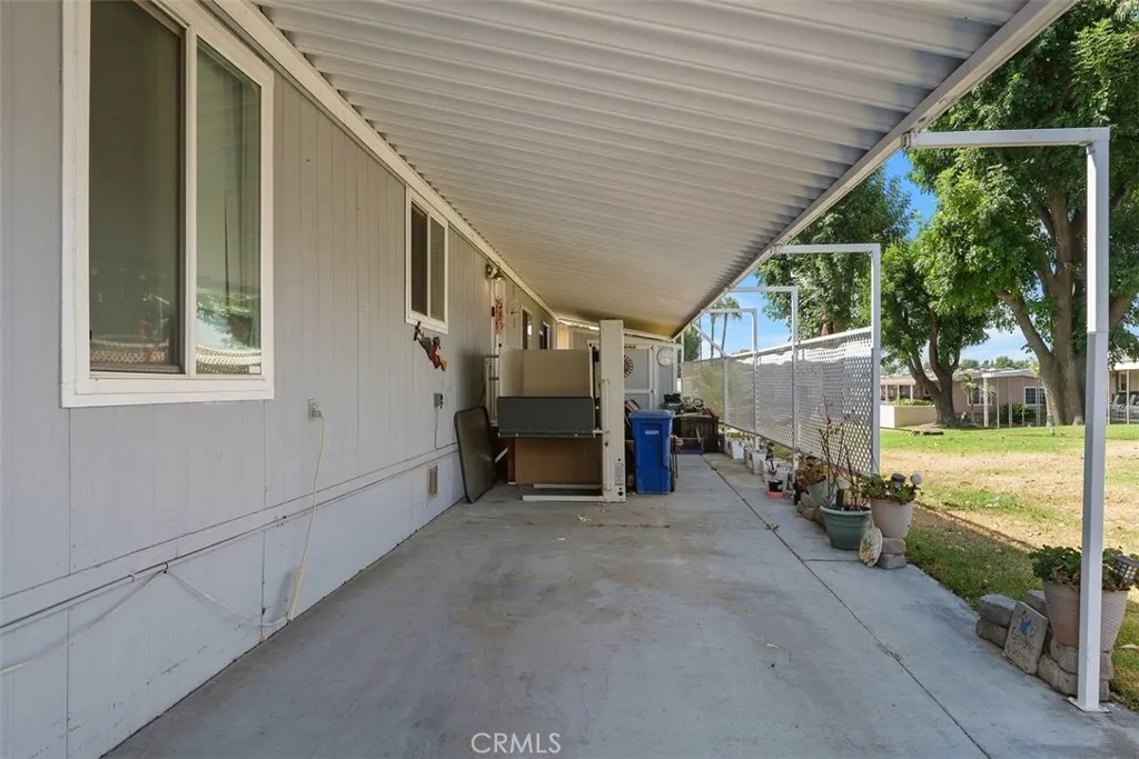 1456 E Philadelphia St Spc 286