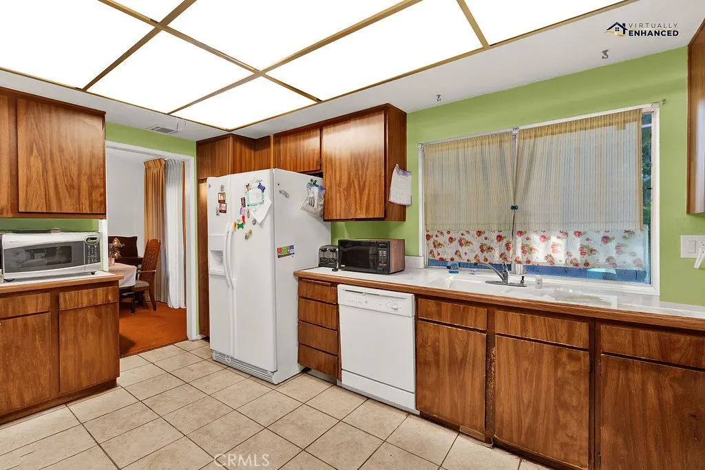2538 E Canterbury E