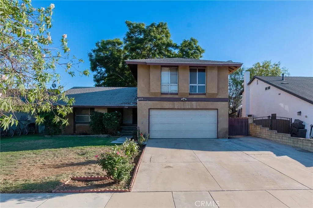 2538 E Canterbury E