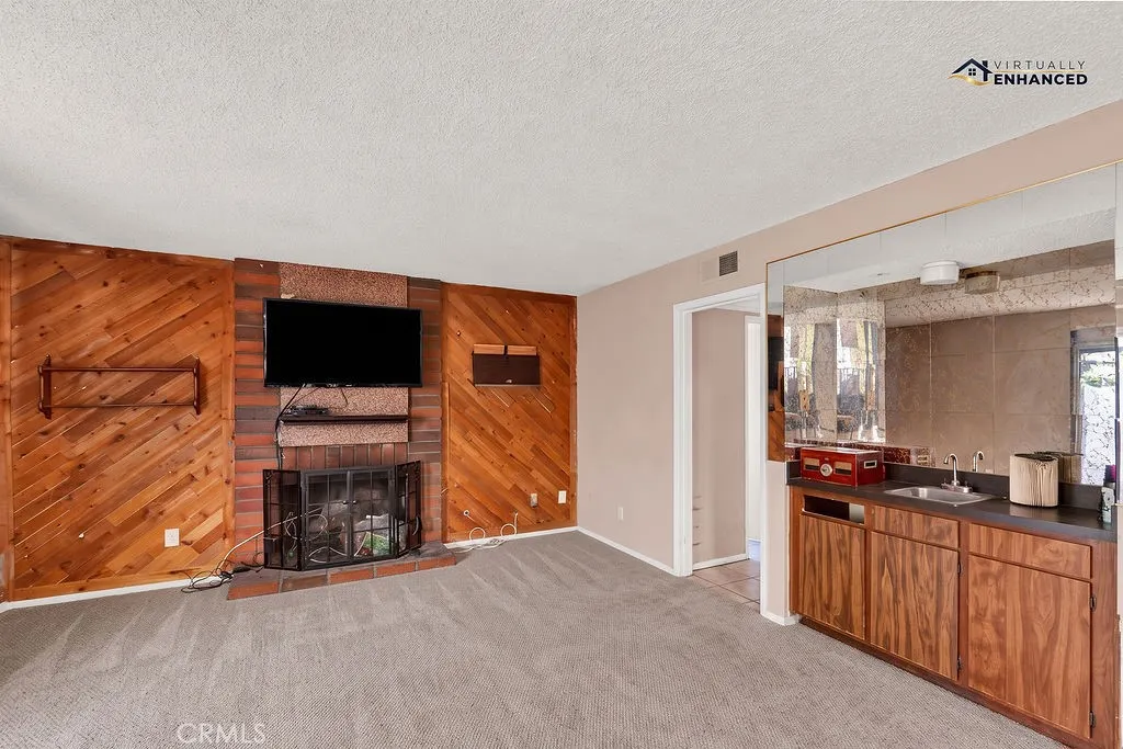 2538 E Canterbury E