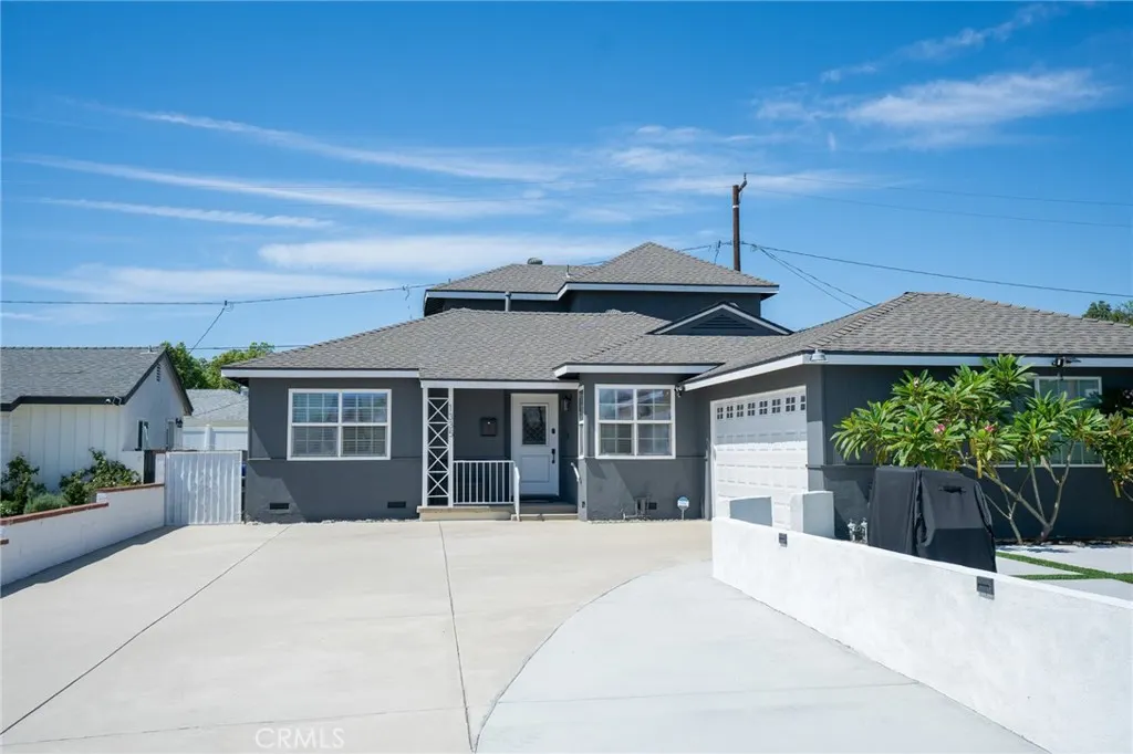 1335 N Vine Avenue