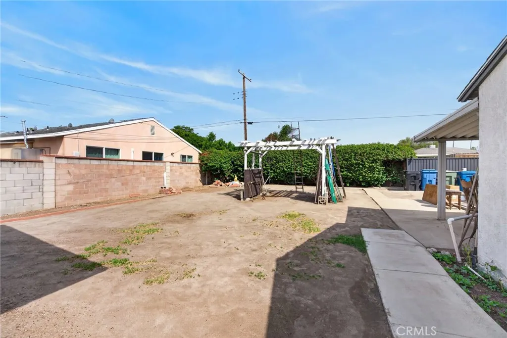 1811 James Place
