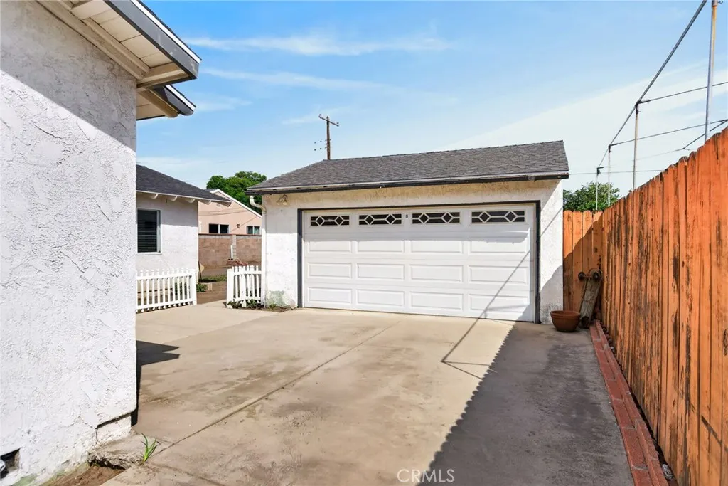 1811 James Place