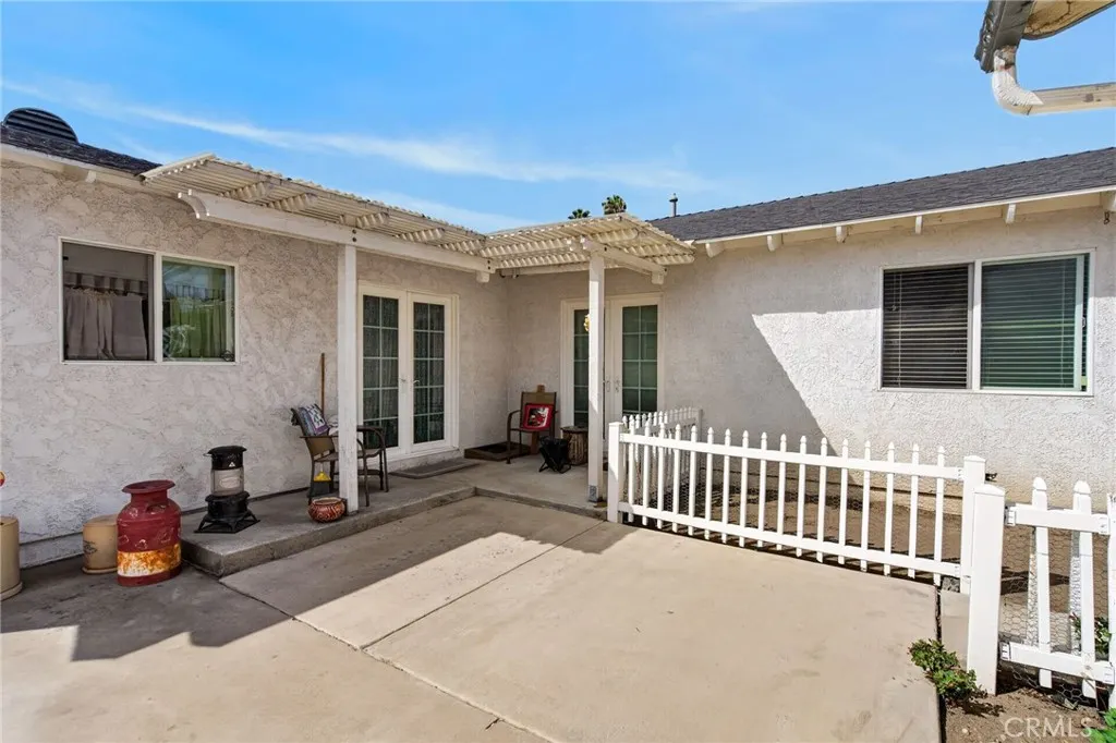 1811 James Place