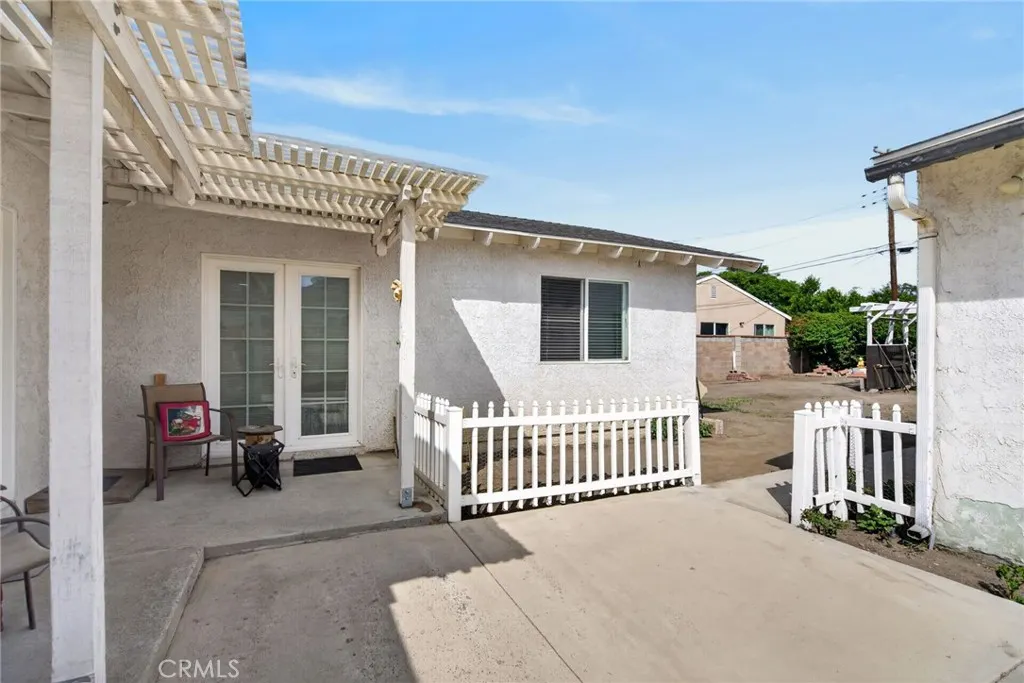 1811 James Place