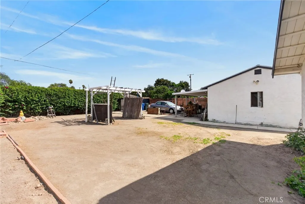 1811 James Place
