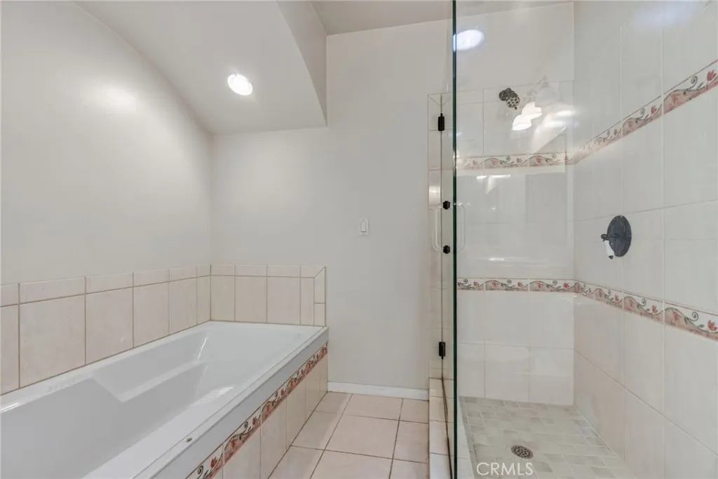 1811 James Place