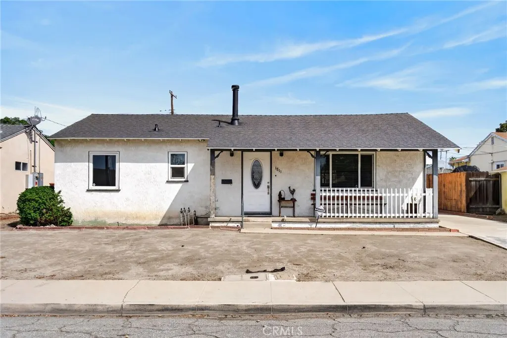 1811 James Place