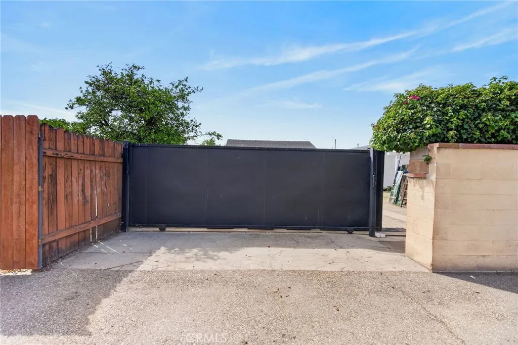 1811 James Place