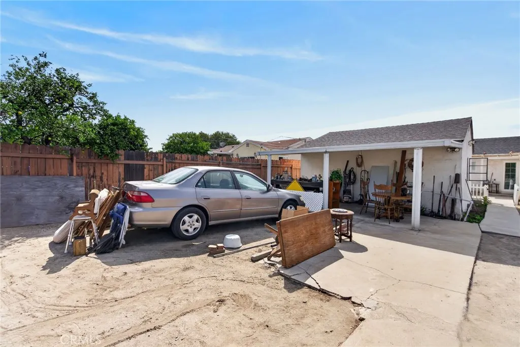 1811 James Place