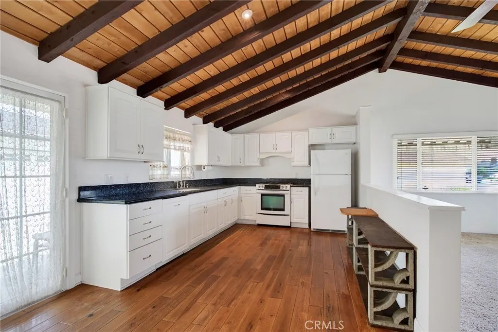 1811 James Place