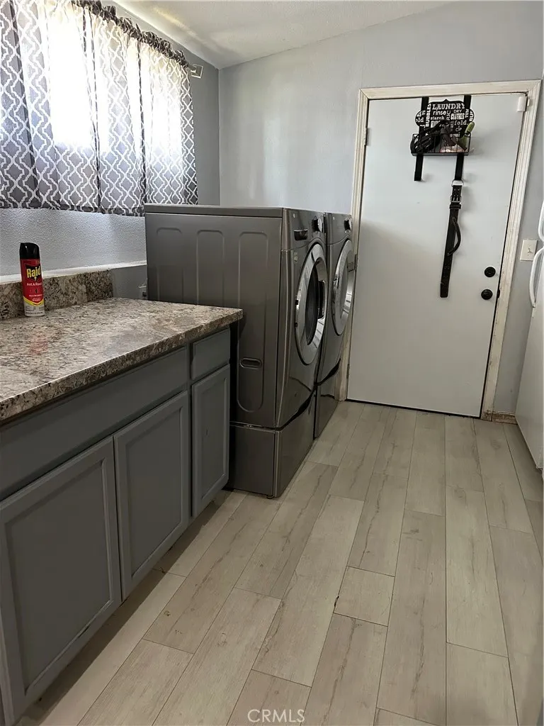 858 N Benson