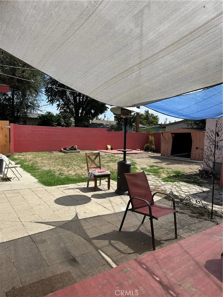 858 N Benson