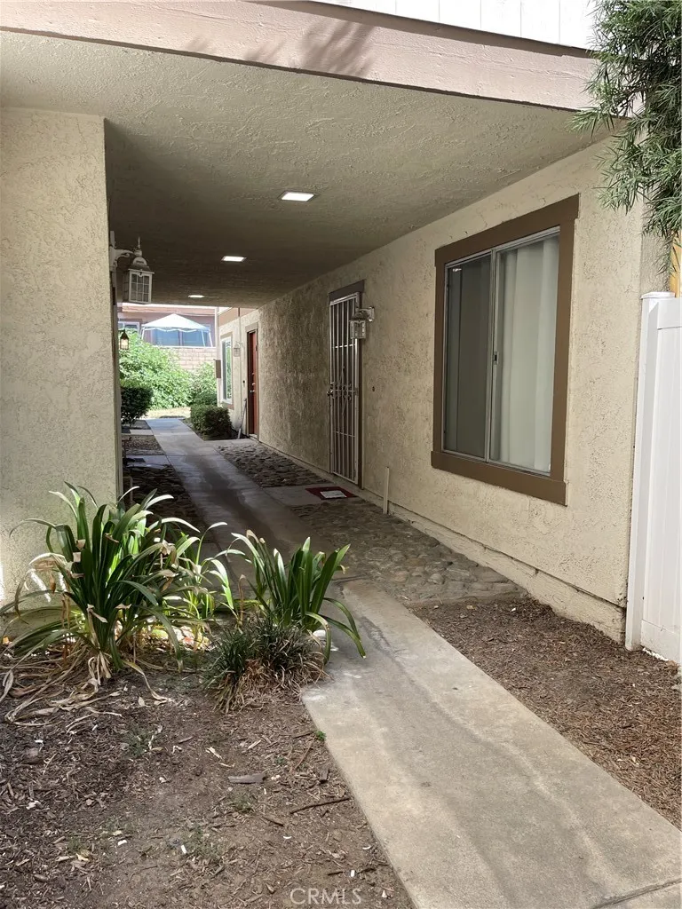 1220 S Cypress Avenue #G