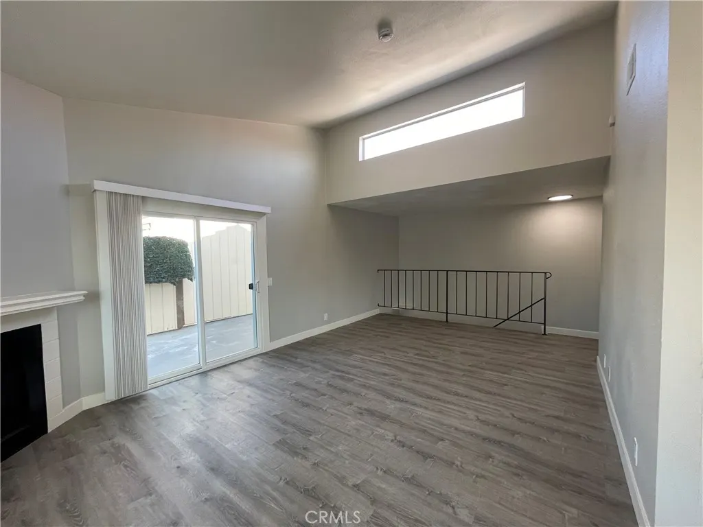 1220 S Cypress Avenue #G