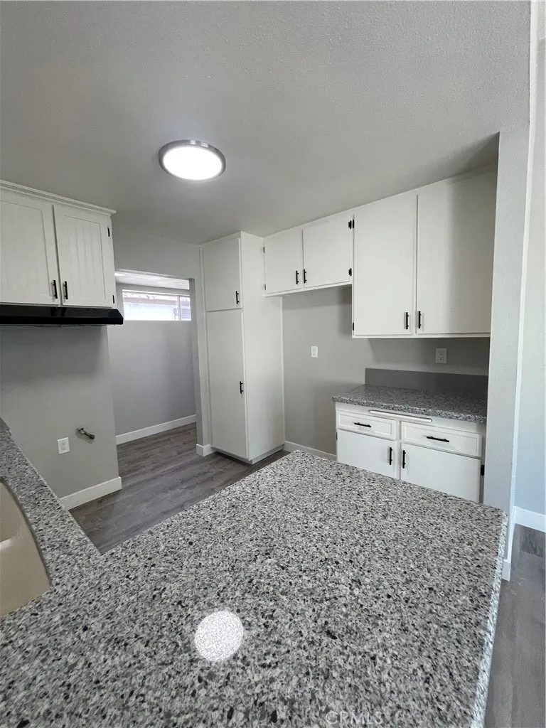 1220 S Cypress Avenue #G