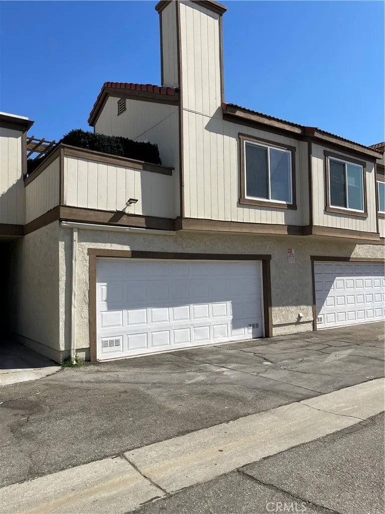 1220 S Cypress Avenue #G