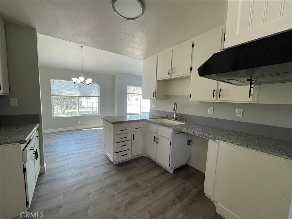 1220 S Cypress Avenue #G