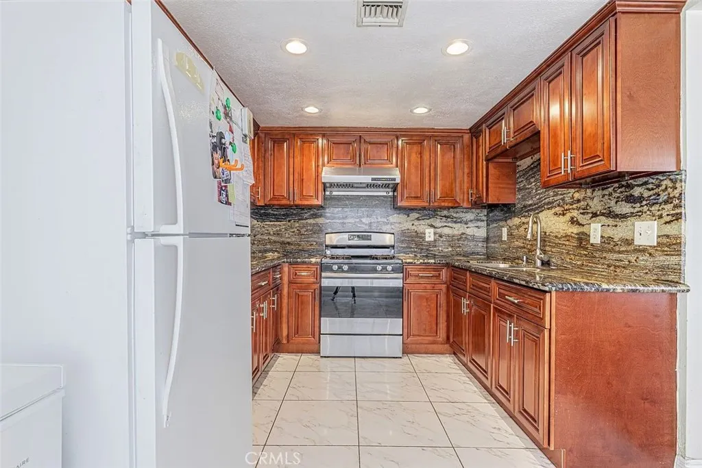 866 W 13th #2